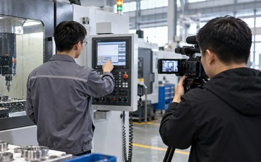 产品拍摄表面强反光,怎样先判断实拍还是三维表现